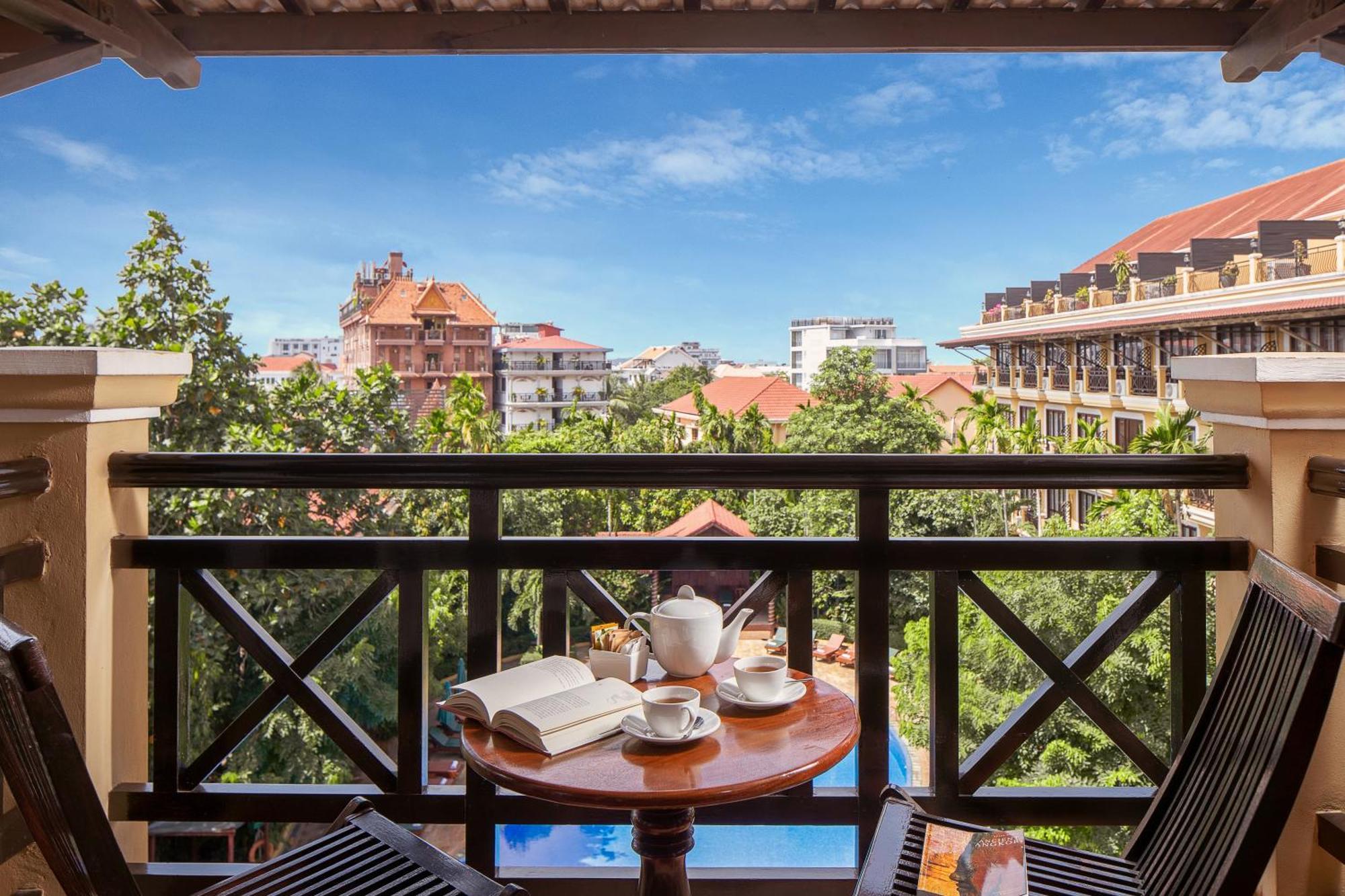 Deluxe Triple Room Balcony