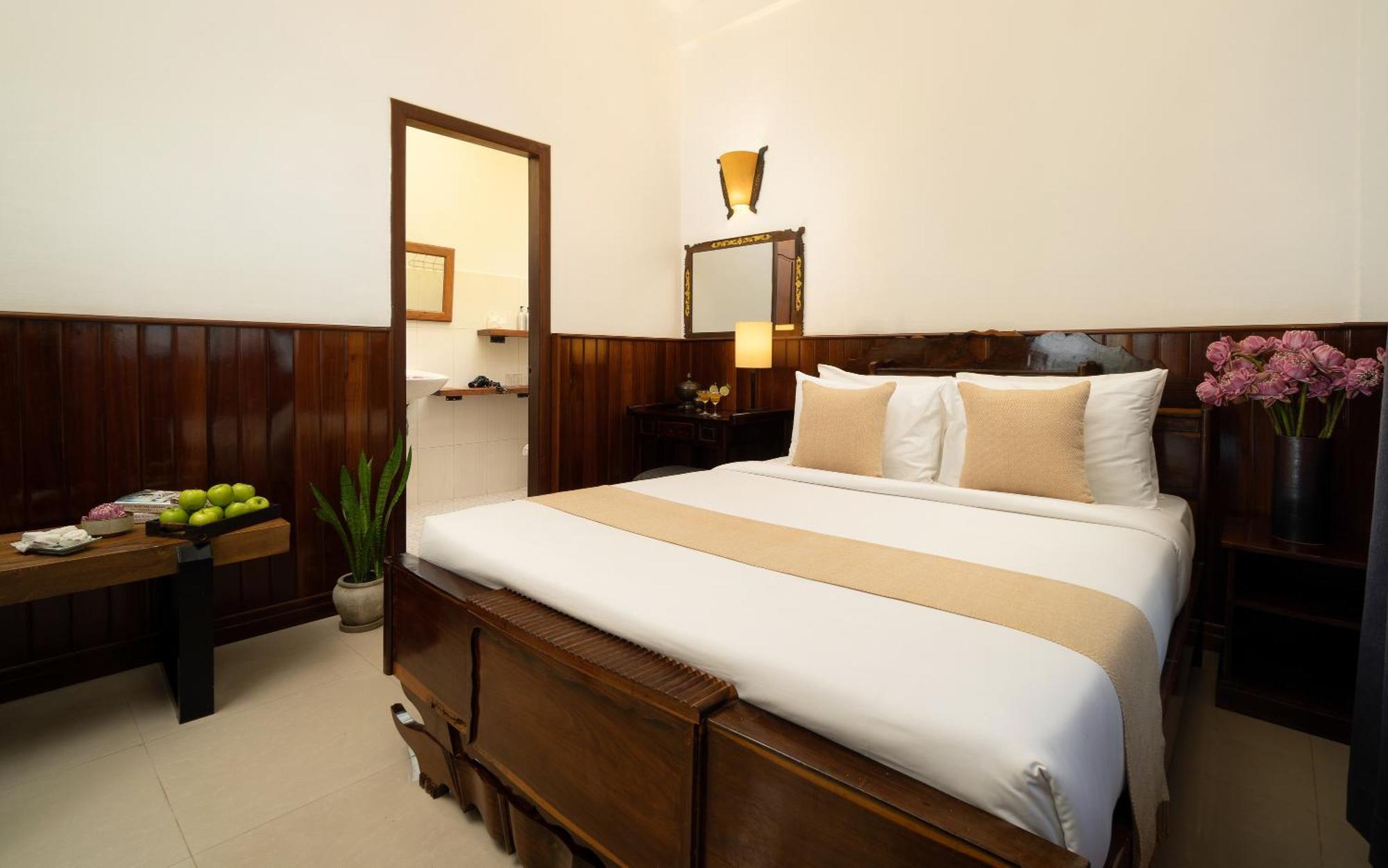 Budget Double Room Workspace Afternoon Tea Tree Planting