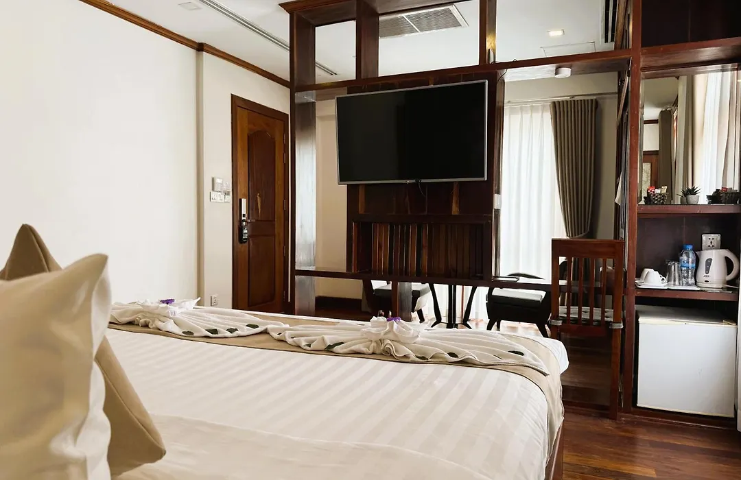 Víd Angkor Boutique-1